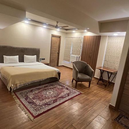 Bed and Breakfast The Dream House Nuova Delhi Esterno foto