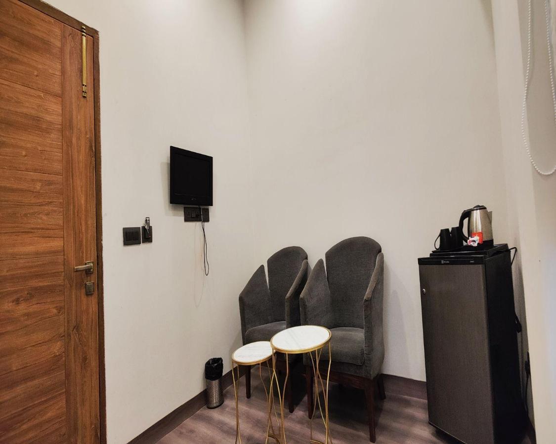 Bed and Breakfast The Dream House Nuova Delhi Esterno foto